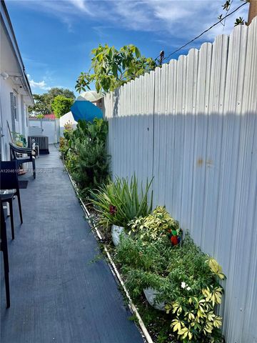 734 E 39th St, Hialeah, FL 33013