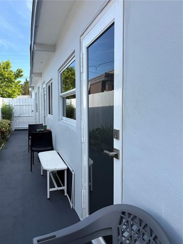 734 E 39th St, Hialeah, FL 33013