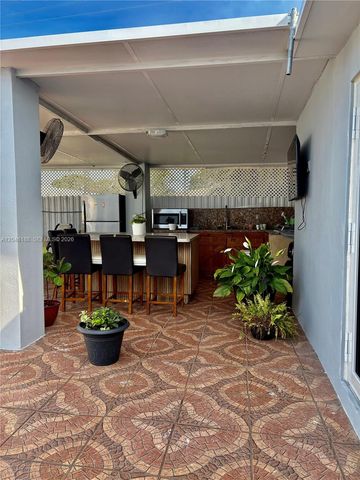 734 E 39th St, Hialeah, FL 33013