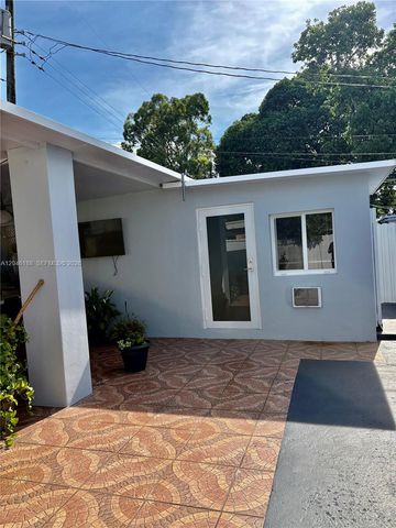 734 E 39th St, Hialeah, FL 33013
