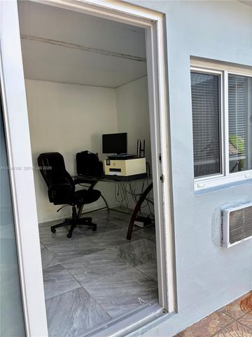 734 E 39th St, Hialeah, FL 33013