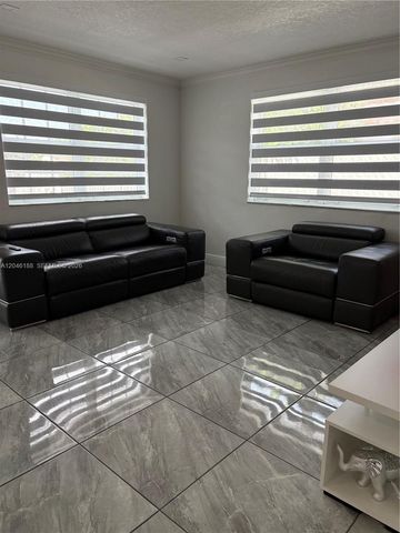734 E 39th St, Hialeah, FL 33013