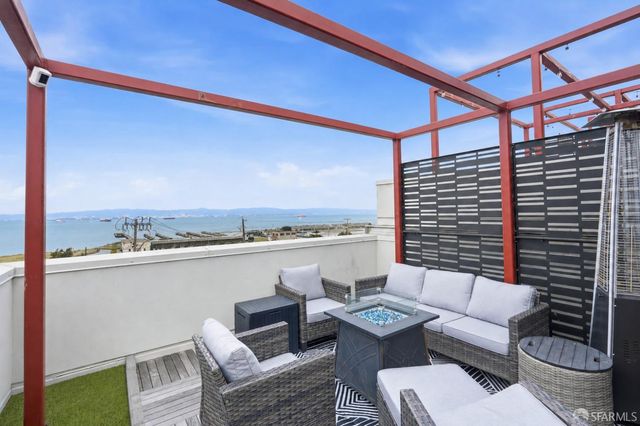 594 Hudson Avenue, San Francisco, CA 94124