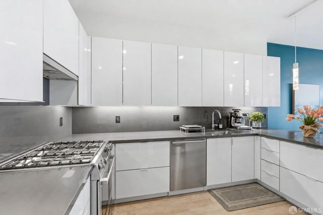 594 Hudson Avenue, San Francisco, CA 94124