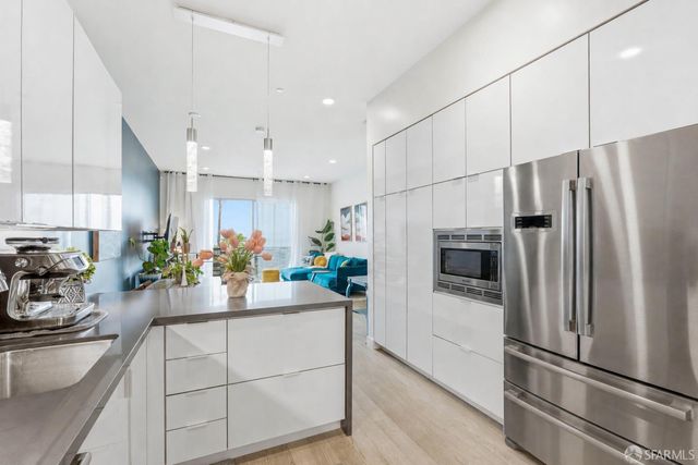 594 Hudson Avenue, San Francisco, CA 94124