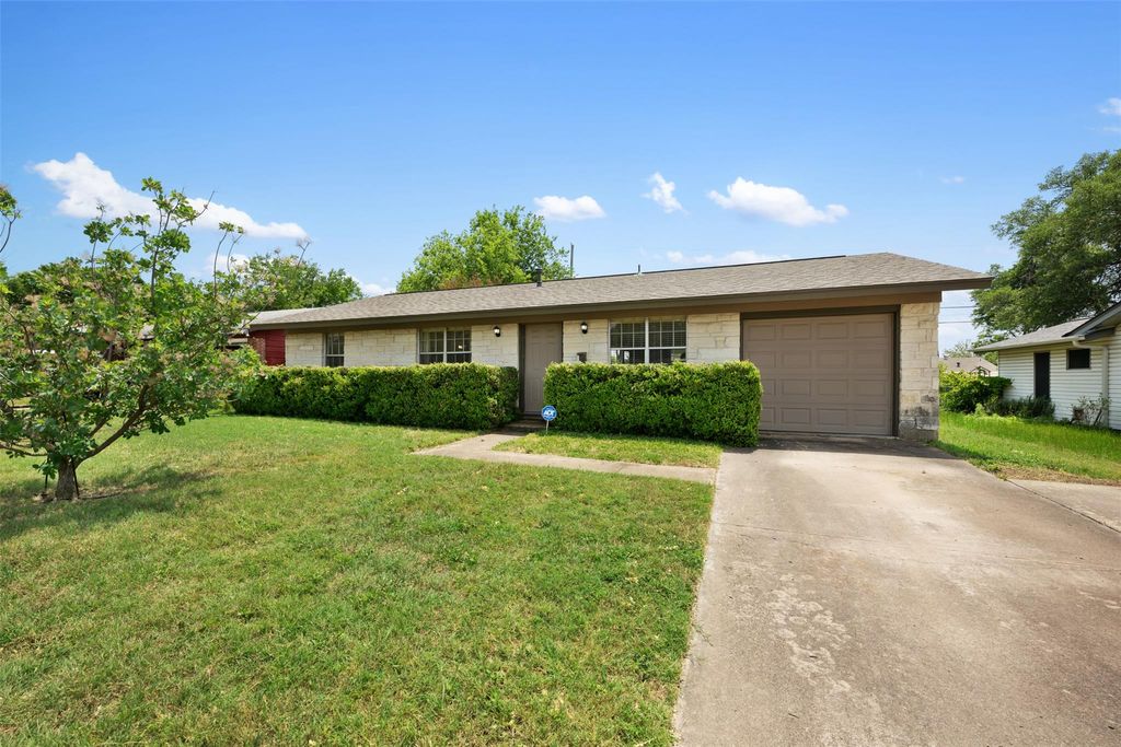 105 E St Johns Ave, Austin, TX 78752