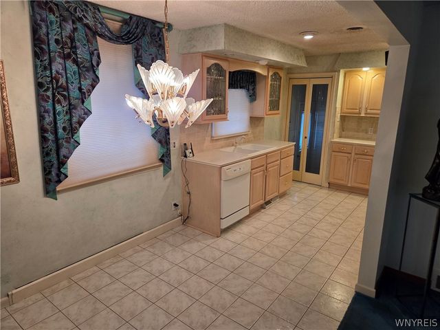 609 25th Street, Niagara Falls, NY 14301