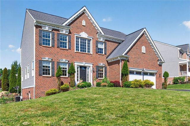 107 Stafford Dr, Robinson Twp, PA 15136