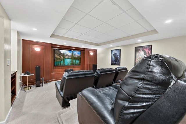107 Stafford Dr, Robinson Twp, PA 15136