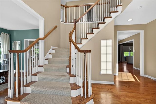 107 Stafford Dr, Robinson Twp, PA 15136