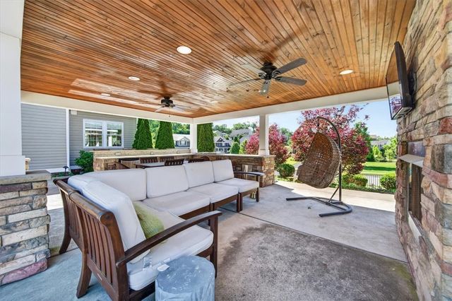 107 Stafford Dr, Robinson Twp, PA 15136