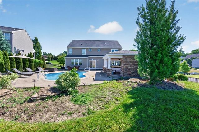107 Stafford Dr, Robinson Twp, PA 15136