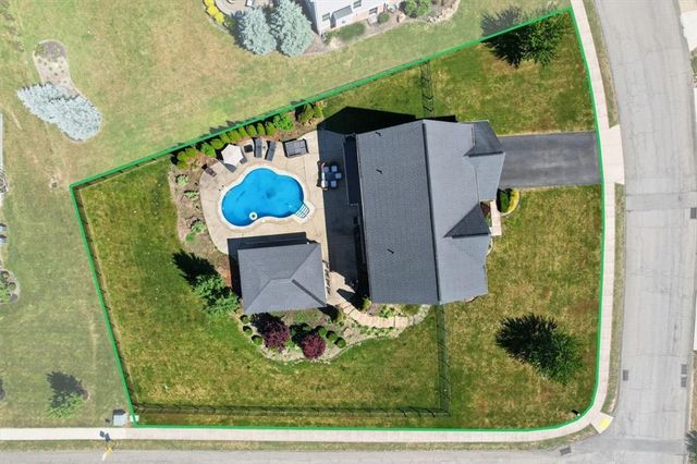 107 Stafford Dr, Robinson Twp, PA 15136