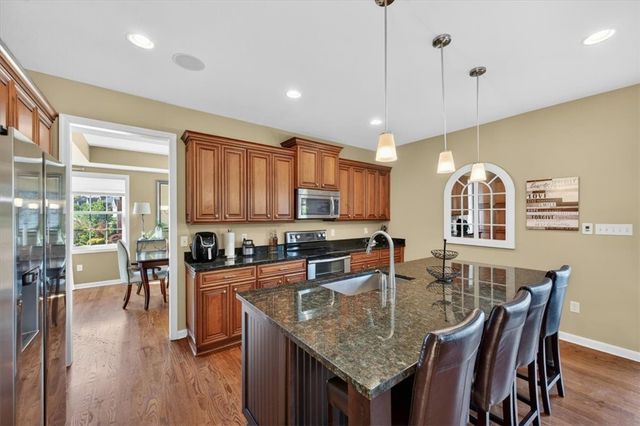 107 Stafford Dr, Robinson Twp, PA 15136