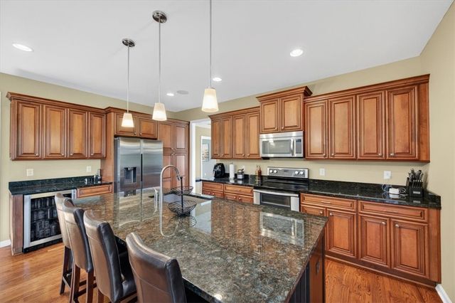 107 Stafford Dr, Robinson Twp, PA 15136