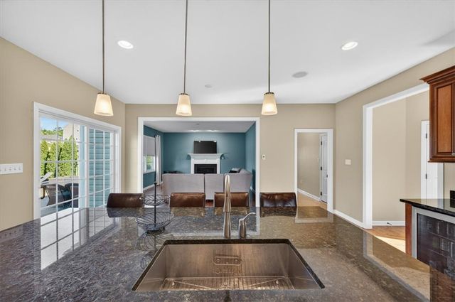 107 Stafford Dr, Robinson Twp, PA 15136