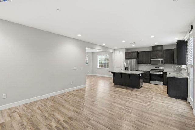 2111 Parsons Dr, Fairfield, CA 94533