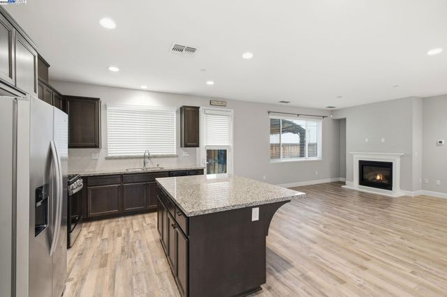 2111 Parsons Dr, Fairfield, CA 94533