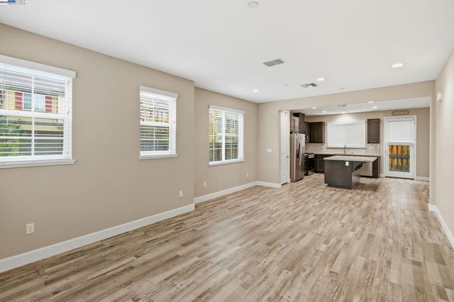 2111 Parsons Dr, Fairfield, CA 94533