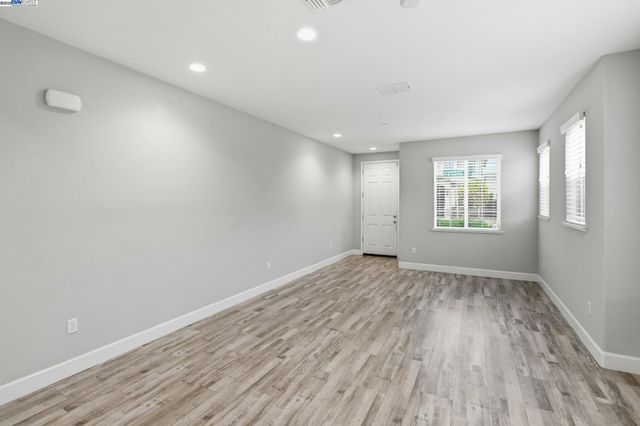 2111 Parsons Dr, Fairfield, CA 94533