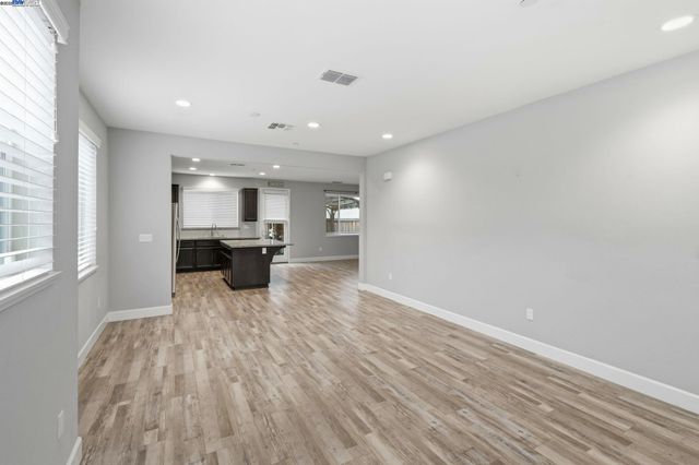 2111 Parsons Dr, Fairfield, CA 94533