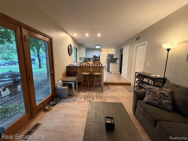 1867 Wilshire Street, Westland, MI 48186