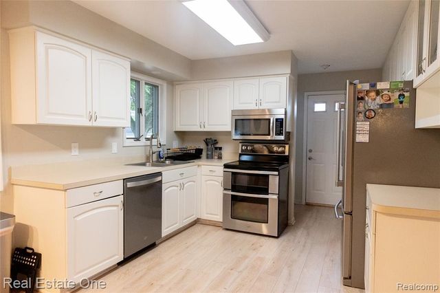 1867 Wilshire Street, Westland, MI 48186