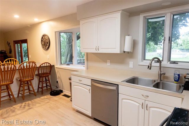 1867 Wilshire Street, Westland, MI 48186