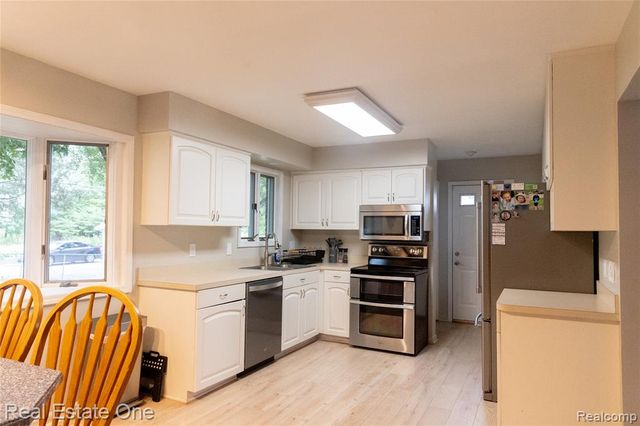 1867 Wilshire Street, Westland, MI 48186