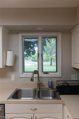 1867 Wilshire Street, Westland, MI 48186
