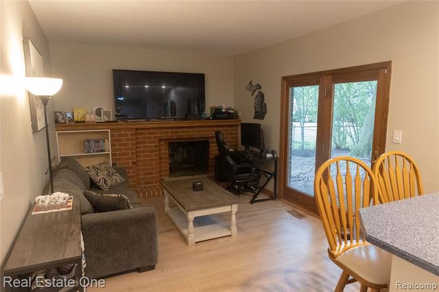 1867 Wilshire Street, Westland, MI 48186