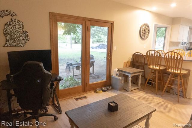 1867 Wilshire Street, Westland, MI 48186