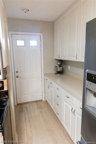 1867 Wilshire Street, Westland, MI 48186