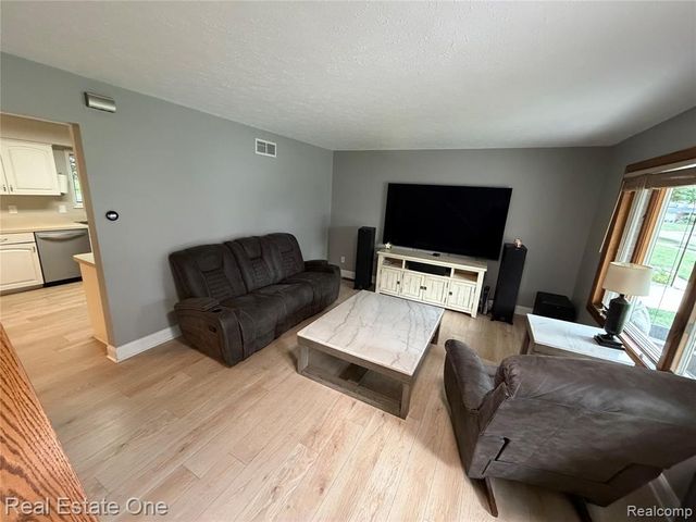 1867 Wilshire Street, Westland, MI 48186