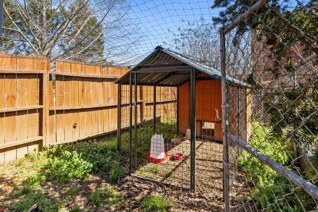 499 River Oaks Dr, New Johnsonville, TN 37134