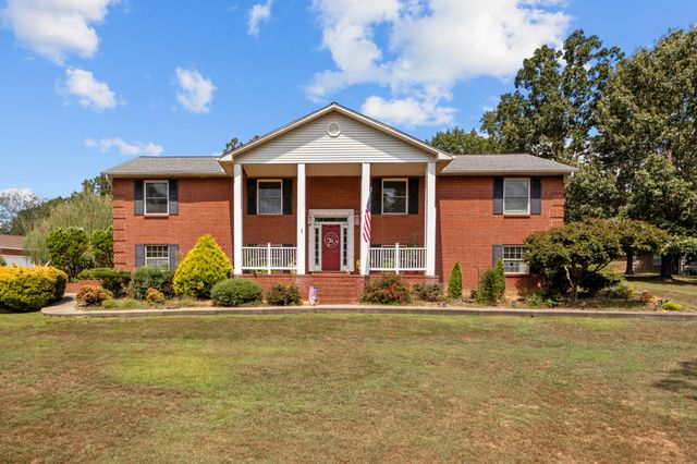 499 River Oaks Dr, New Johnsonville, TN 37134