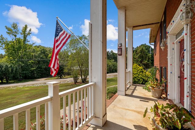 499 River Oaks Dr, New Johnsonville, TN 37134