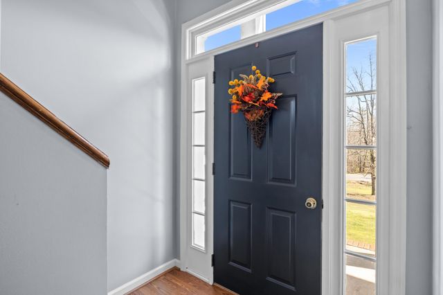 499 River Oaks Dr, New Johnsonville, TN 37134