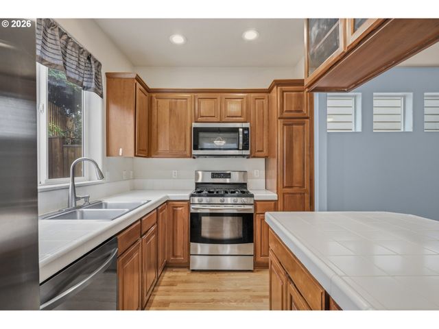 3622 WILD ROSE Loop, West Linn, OR 97068
