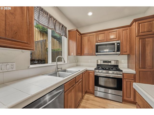 3622 WILD ROSE Loop, West Linn, OR 97068