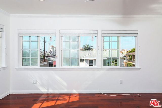 252 HAMPTON Drive E, Venice, CA 90291