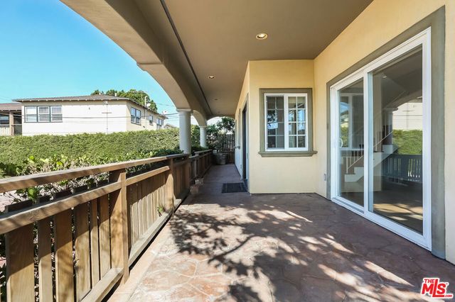 252 HAMPTON Drive E, Venice, CA 90291