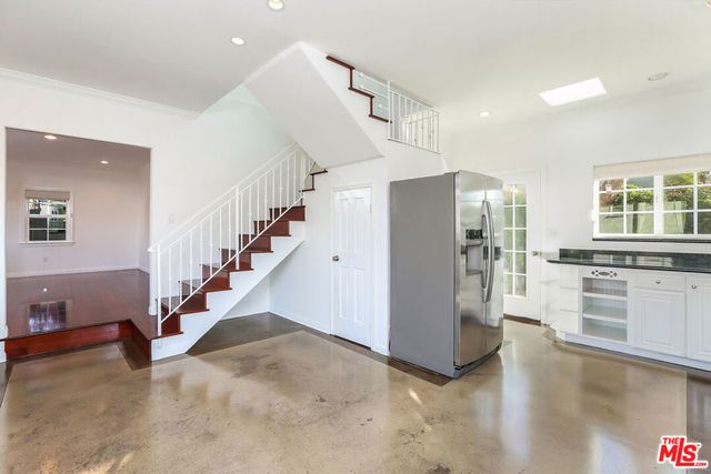 252 HAMPTON Drive E, Venice, CA 90291