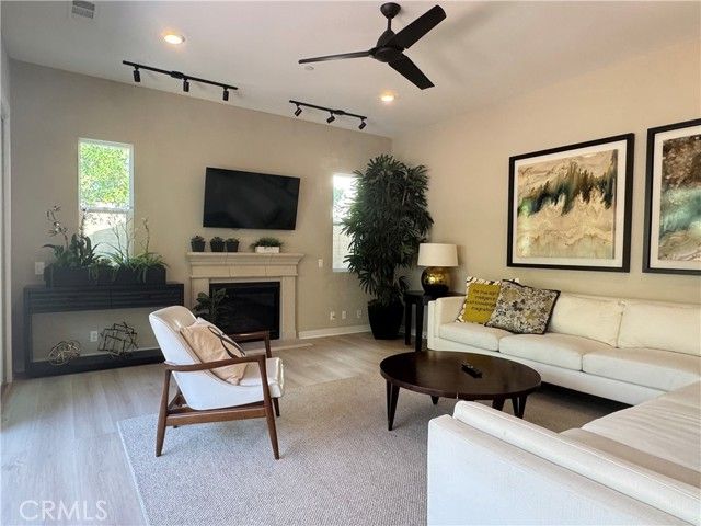 137 Smallwheel, Irvine, CA 92618