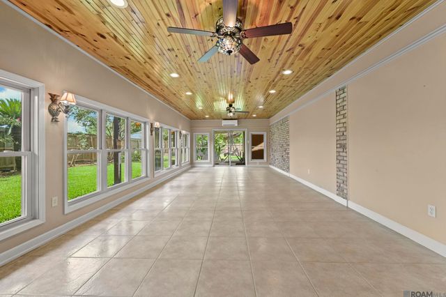 4910 Woodlyn Dr, Baton Rouge, LA 70816