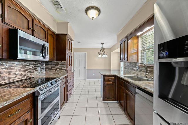 4910 Woodlyn Dr, Baton Rouge, LA 70816