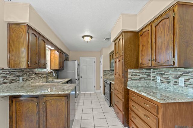 4910 Woodlyn Dr, Baton Rouge, LA 70816