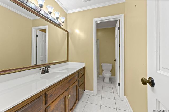 4910 Woodlyn Dr, Baton Rouge, LA 70816