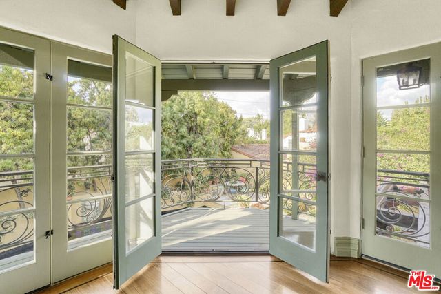 707 N Bedford Drive, Beverly Hills, CA 90210