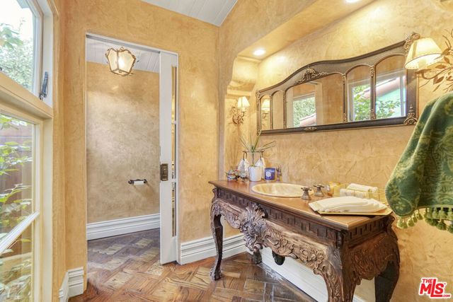 707 N Bedford Drive, Beverly Hills, CA 90210